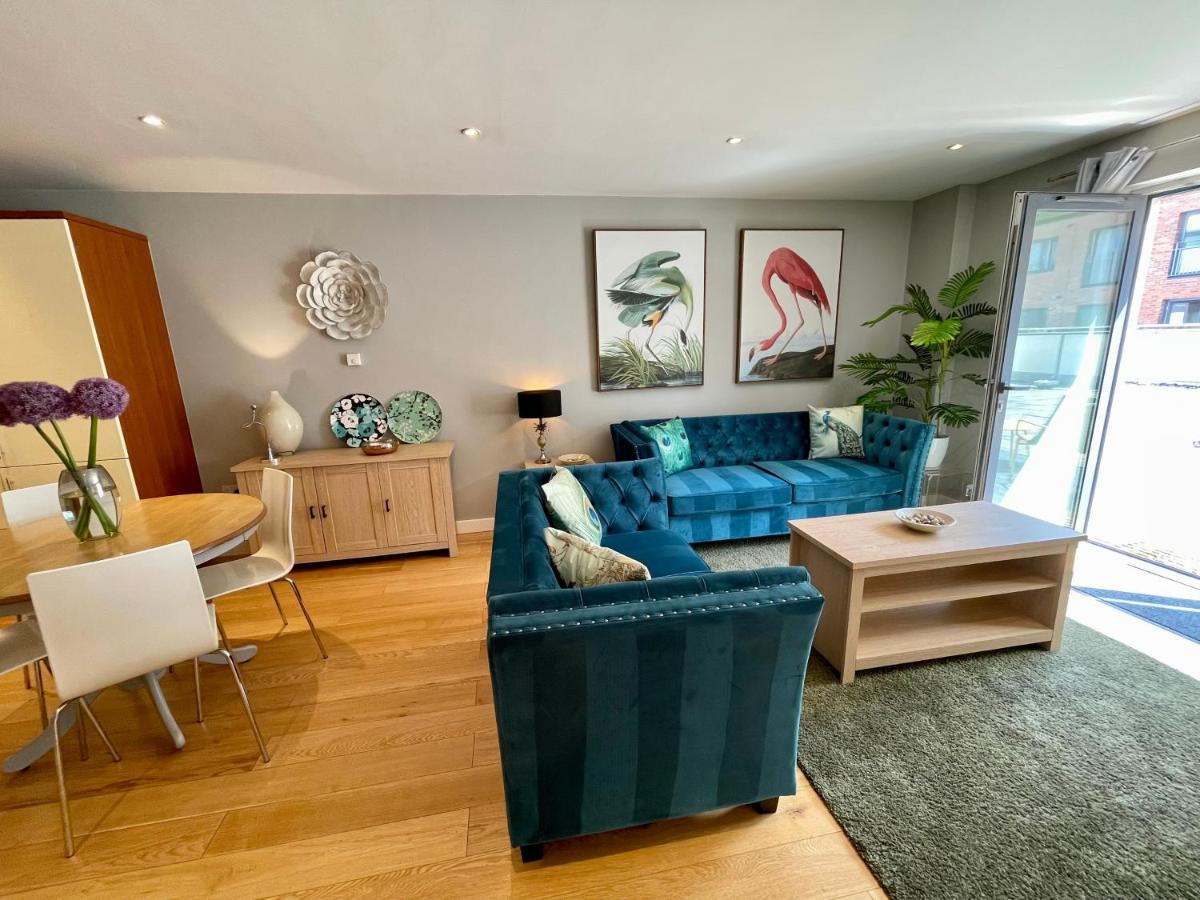 Stunning 2-Bed Town Centre Apartment - Hosted By Hutch Lifestyle Leamington Spa Ngoại thất bức ảnh