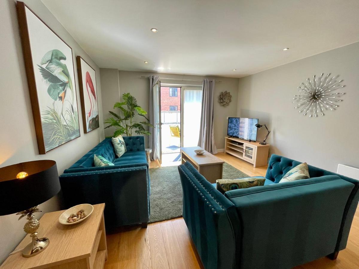 Stunning 2-Bed Town Centre Apartment - Hosted By Hutch Lifestyle Leamington Spa Ngoại thất bức ảnh