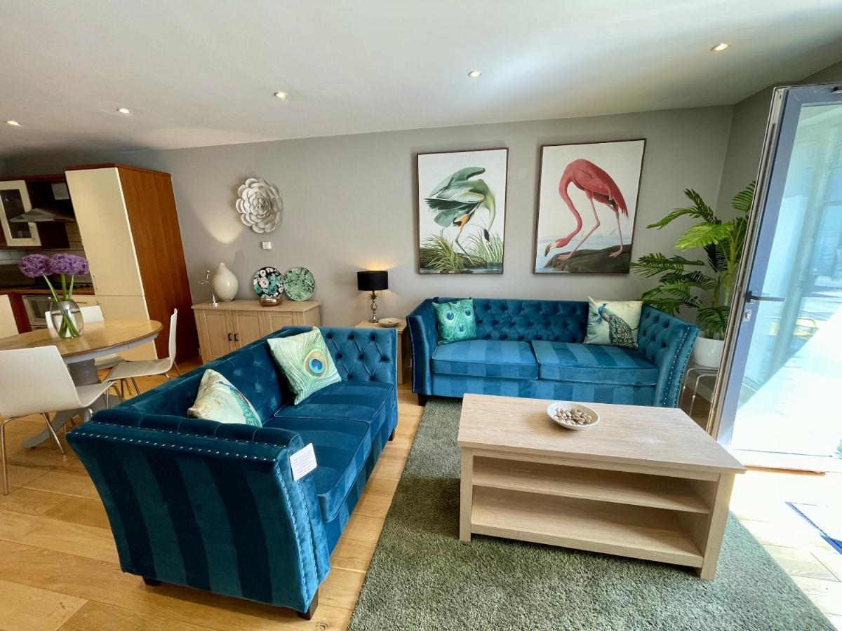 Stunning 2-Bed Town Centre Apartment - Hosted By Hutch Lifestyle Leamington Spa Ngoại thất bức ảnh