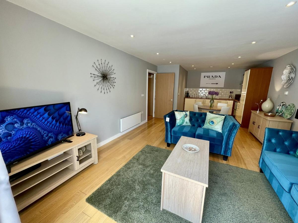 Stunning 2-Bed Town Centre Apartment - Hosted By Hutch Lifestyle Leamington Spa Ngoại thất bức ảnh