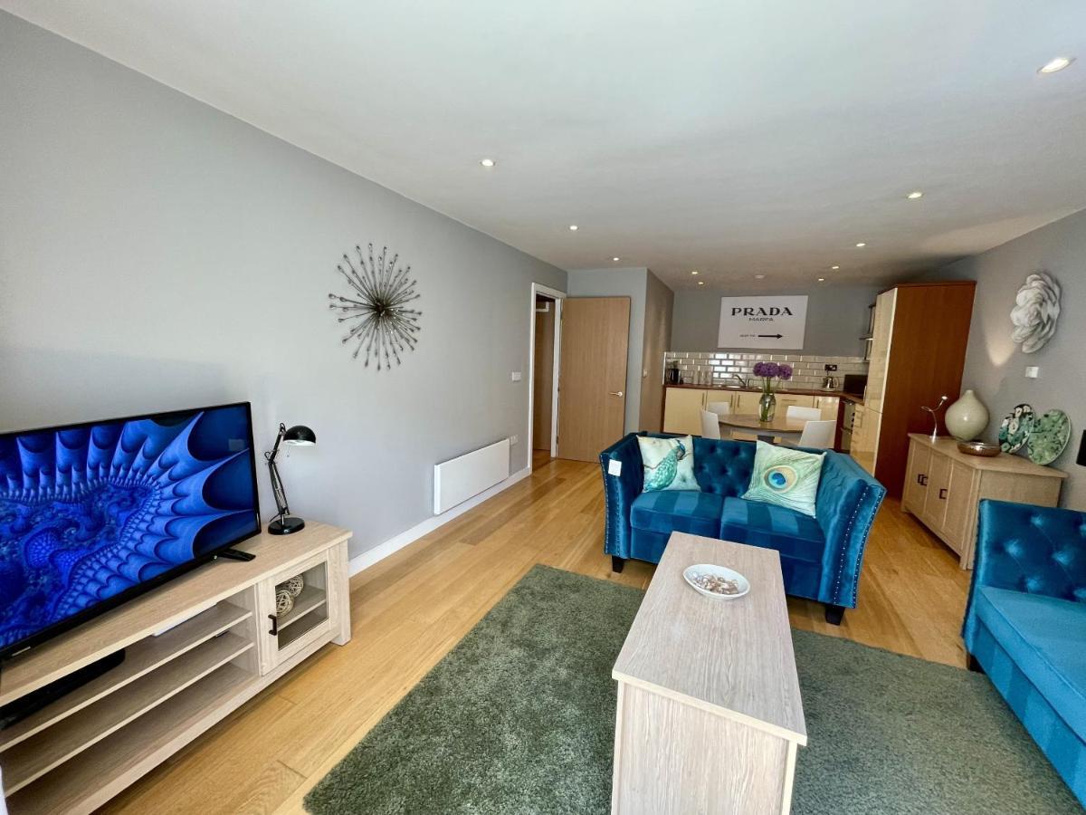 Stunning 2-Bed Town Centre Apartment - Hosted By Hutch Lifestyle Leamington Spa Ngoại thất bức ảnh