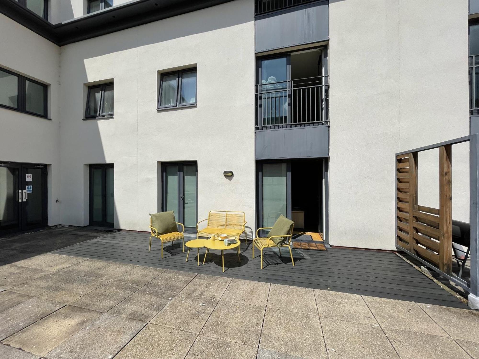 Stunning 2-Bed Town Centre Apartment - Hosted By Hutch Lifestyle Leamington Spa Ngoại thất bức ảnh