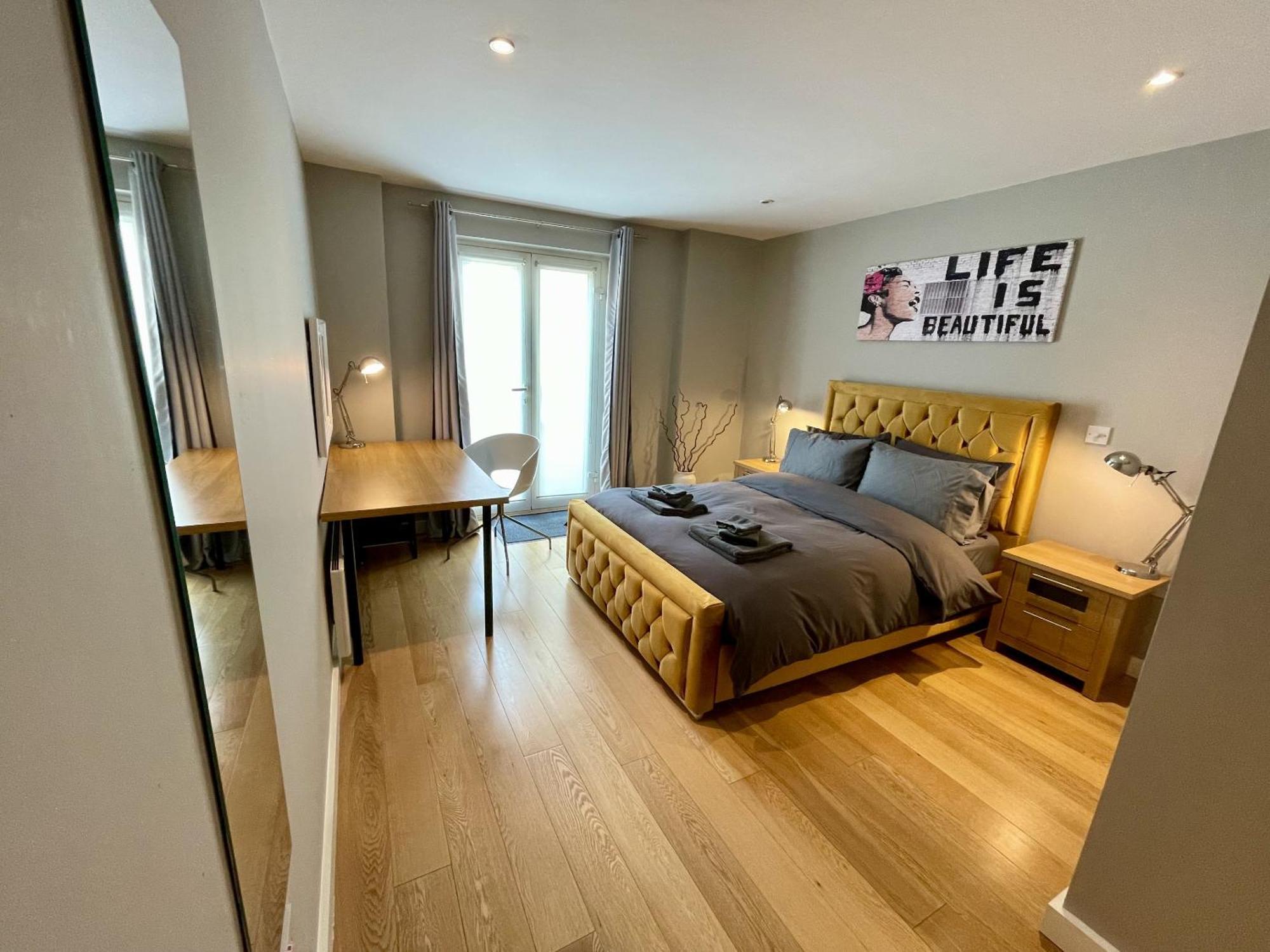 Stunning 2-Bed Town Centre Apartment - Hosted By Hutch Lifestyle Leamington Spa Ngoại thất bức ảnh