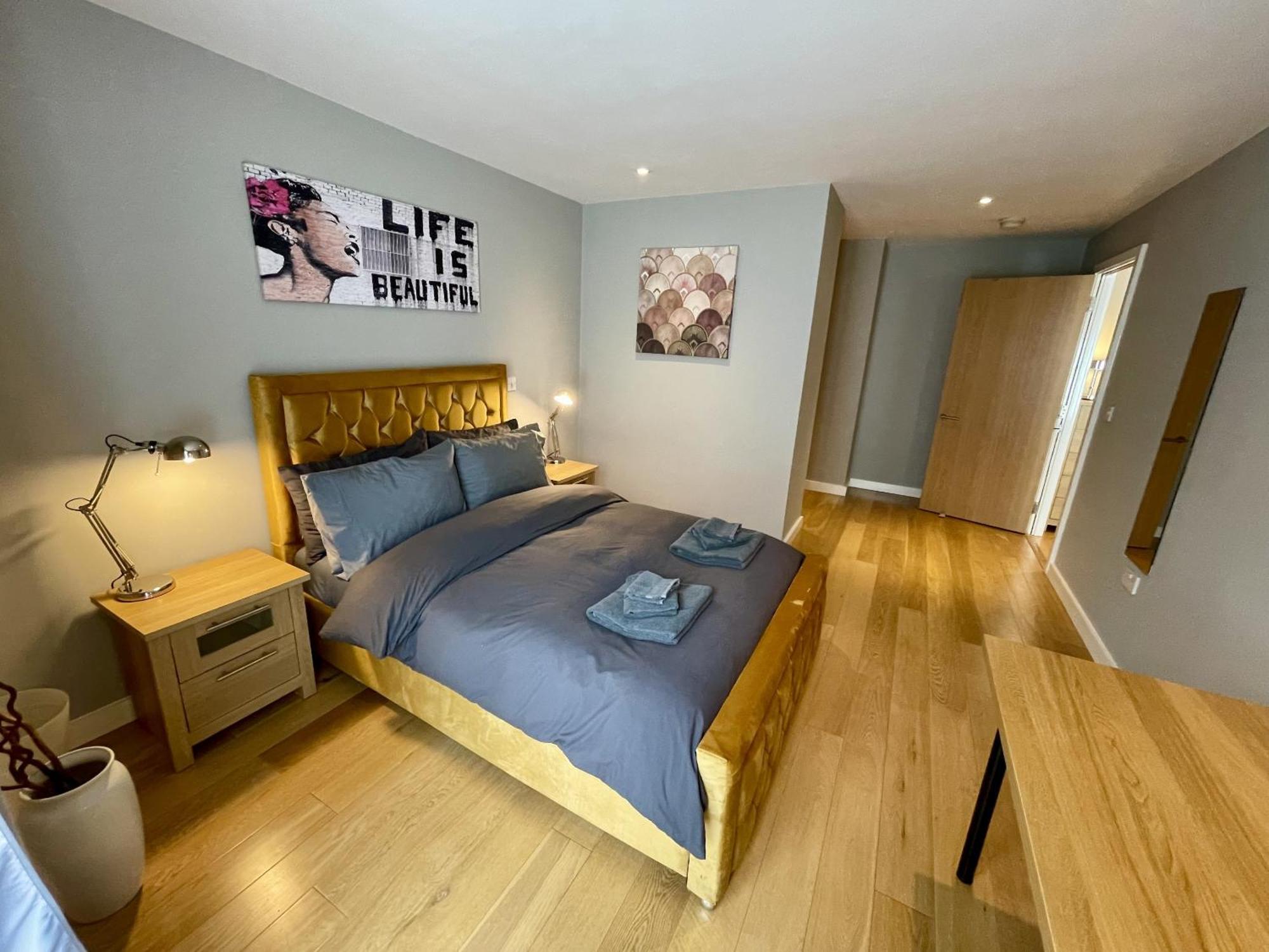Stunning 2-Bed Town Centre Apartment - Hosted By Hutch Lifestyle Leamington Spa Ngoại thất bức ảnh